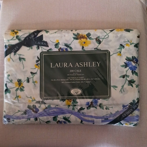 Vintage~ Laura Ashley Twin Flat Sheet - Picture 1 of 8
